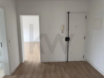 Apartamento T1 para Arrendamento em Campo de Ourique