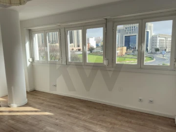 Apartamento T1 para Arrendamento em Campo de Ourique