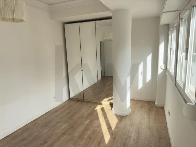Apartamento T1 para Arrendamento em Campo de Ourique Foto 11