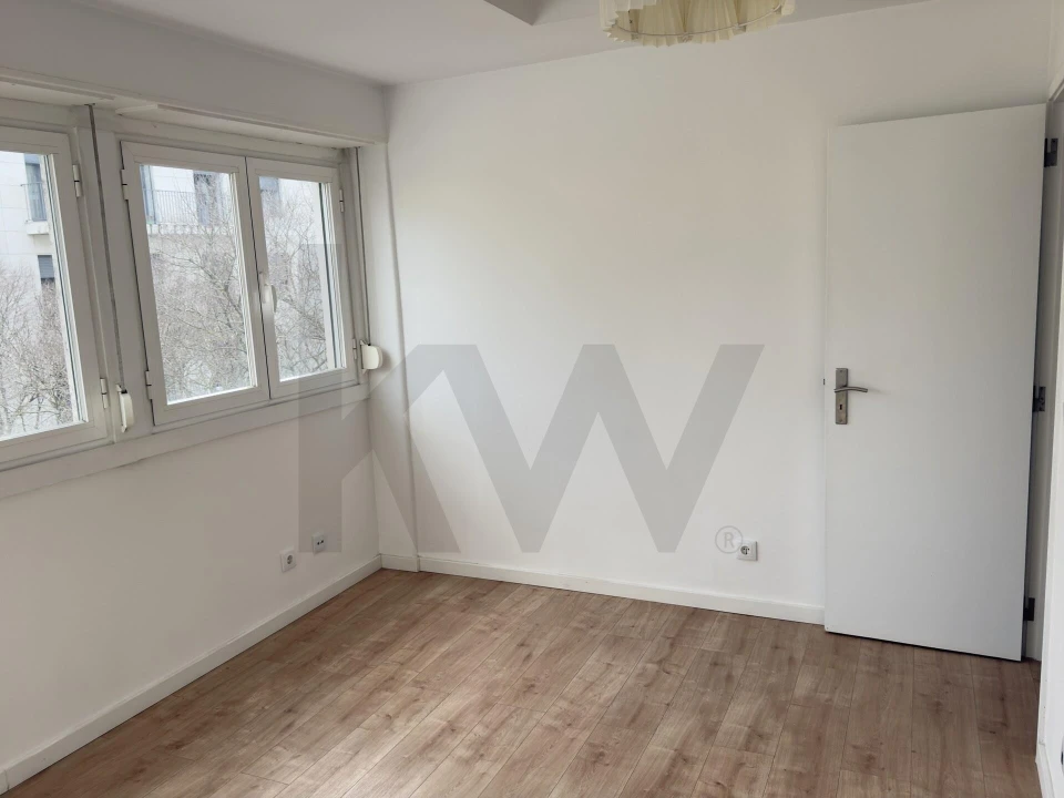 Apartamento T1 para Arrendamento em Campo de Ourique Foto 9