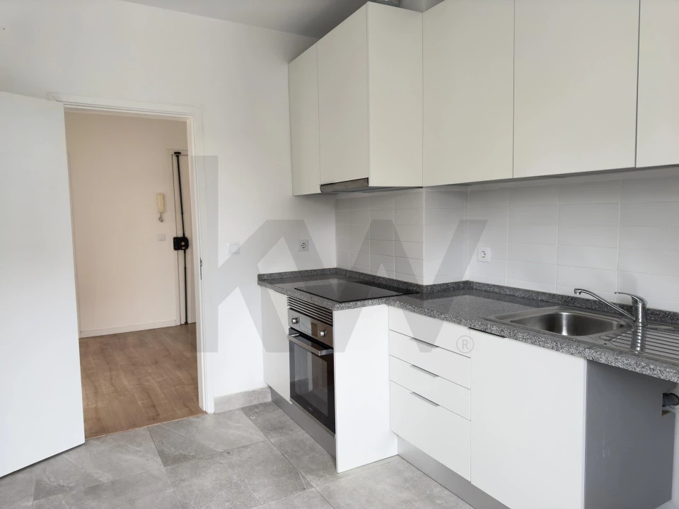 Apartamento T1 para Arrendamento em Campo de Ourique Foto 22