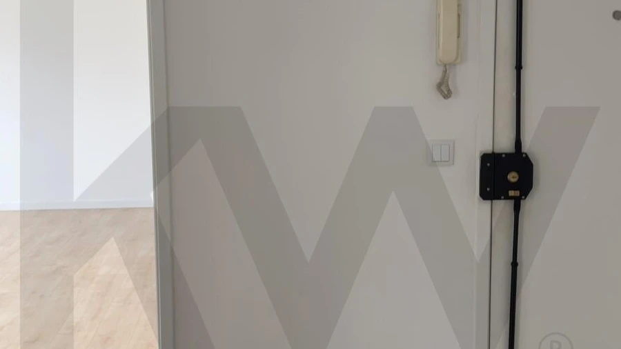 Apartamento T1 para Arrendamento em Campo de Ourique