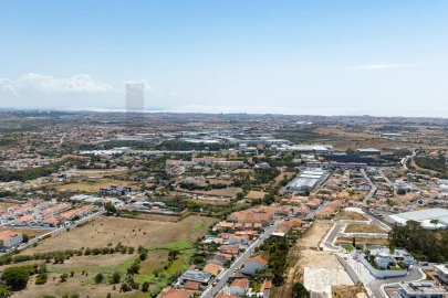 Moradia T4 para Venda em Rio de Mouro