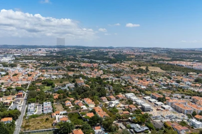 Moradia T4 para Venda em Rio de Mouro