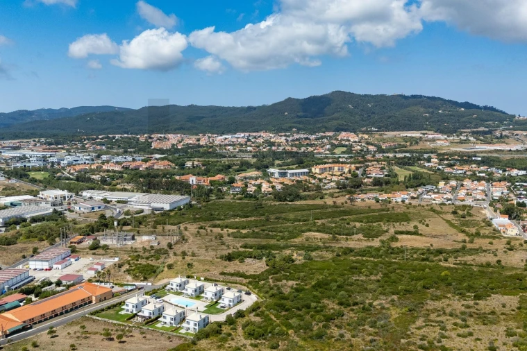Moradia T4 para Venda em Rio de Mouro Foto 40