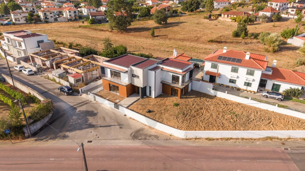 Moradia T4 para Venda em Pampilhosa Foto 34