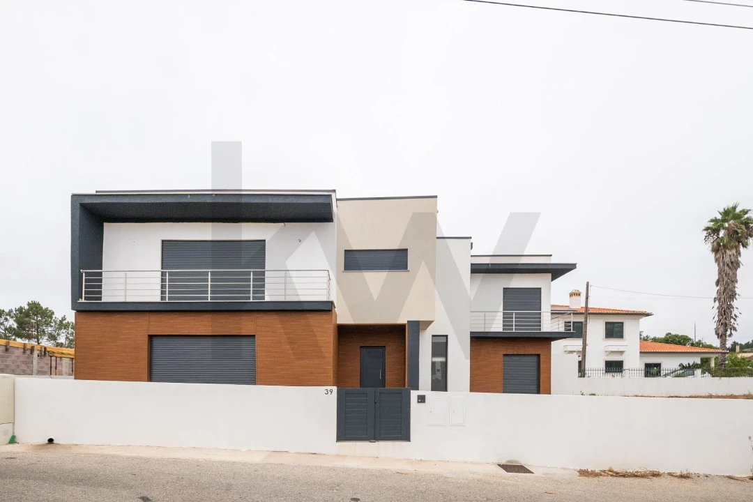 Moradia T4 para Venda em Pampilhosa Foto 1
