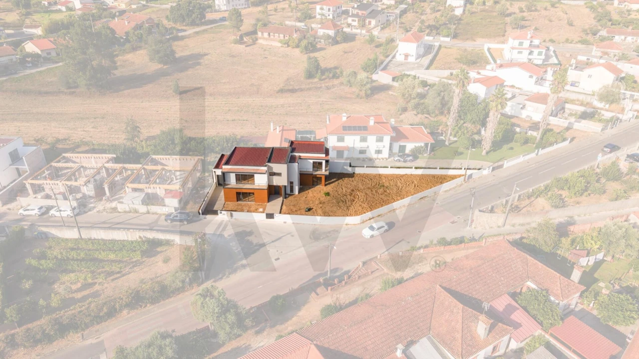 Moradia T4 para Venda em Pampilhosa Foto 33