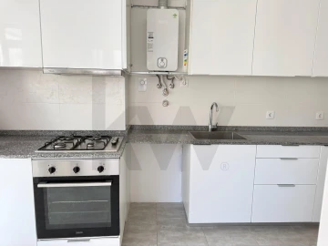 Apartamento T2 para Arrendamento em Arroios