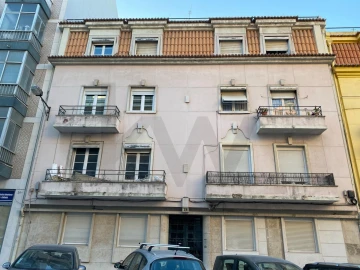 Apartamento T2 para Arrendamento em Arroios