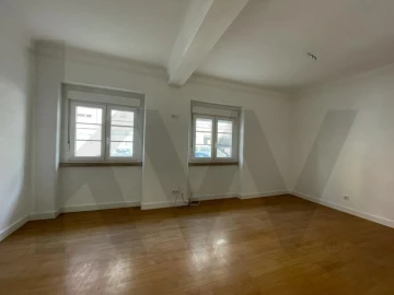 Apartamento T2 para Arrendamento em Arroios