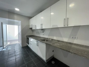 Apartamento T2 para Arrendamento em Arroios