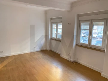 Apartamento T2 para Arrendamento em Arroios