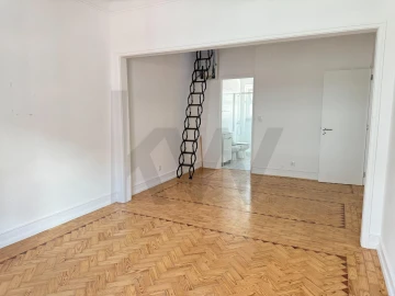 Apartamento T2 para Arrendamento em Arroios