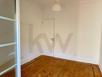 Apartamento T2 para Arrendamento em Arroios