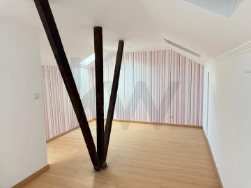 Apartamento T2 para Arrendamento em Arroios