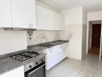 Apartamento T2 para Arrendamento em Arroios