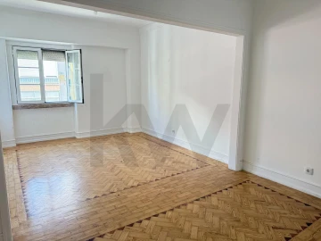 Apartamento T2 para Arrendamento em Arroios