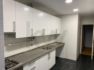 Apartamento T2 para Arrendamento em Arroios