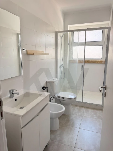 Apartamento T2 para Arrendamento em Arroios