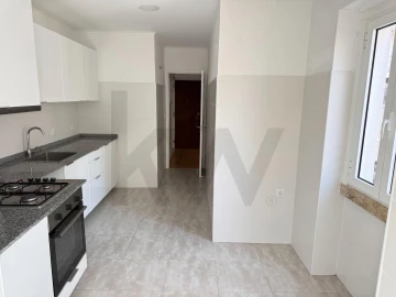 Apartamento T2 para Arrendamento em Arroios