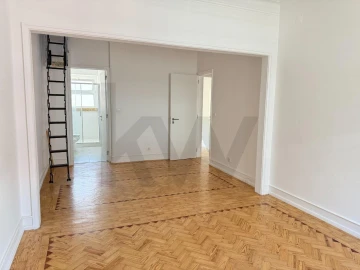 Apartamento T2 para Arrendamento em Arroios