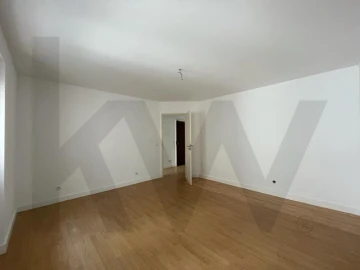 Apartamento T2 para Arrendamento em Arroios