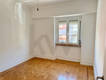 Apartamento T2 para Arrendamento em Arroios