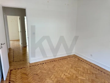 Apartamento T2 para Arrendamento em Arroios