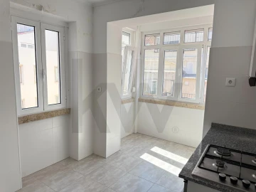 Apartamento T2 para Arrendamento em Arroios