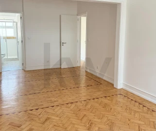 Apartamento T2 para Arrendamento em Arroios