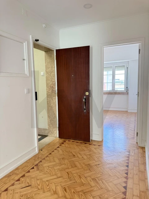 Apartamento T2 para Arrendamento em Arroios