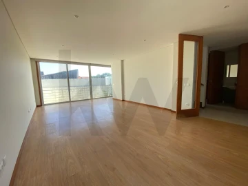 Moradia T4 para Arrendamento em Perafita, Lavra e Santa Cruz do Bispo