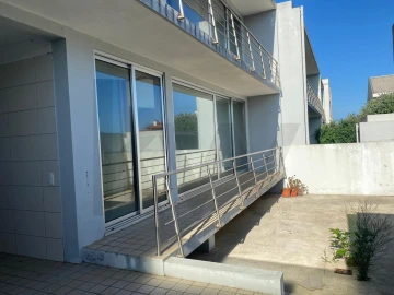 Moradia T4 para Arrendamento em Perafita, Lavra e Santa Cruz do Bispo