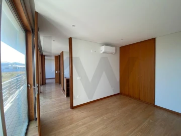 Moradia T4 para Arrendamento em Perafita, Lavra e Santa Cruz do Bispo