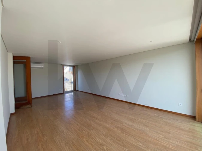 Moradia T4 para Arrendamento em Perafita, Lavra e Santa Cruz do Bispo Foto 2