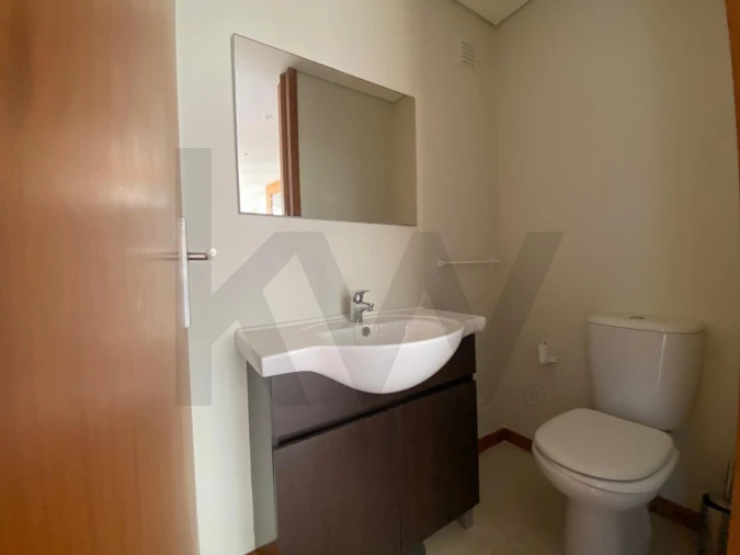 Moradia T4 para Arrendamento em Perafita, Lavra e Santa Cruz do Bispo Foto 4