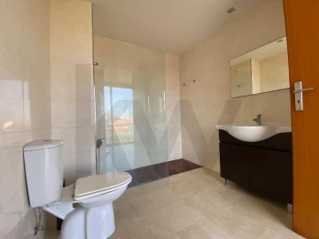Moradia T4 para Arrendamento em Perafita, Lavra e Santa Cruz do Bispo