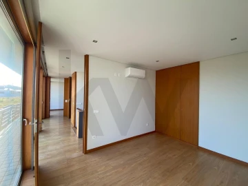 Moradia T4 para Arrendamento em Perafita, Lavra e Santa Cruz do Bispo