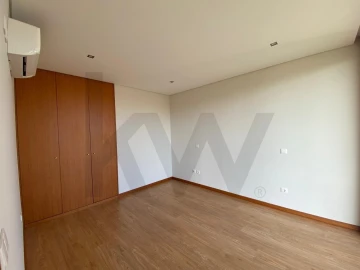 Moradia T4 para Arrendamento em Perafita, Lavra e Santa Cruz do Bispo