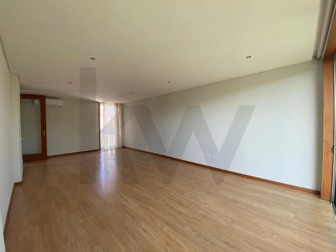 Moradia T4 para Arrendamento em Perafita, Lavra e Santa Cruz do Bispo Foto 3