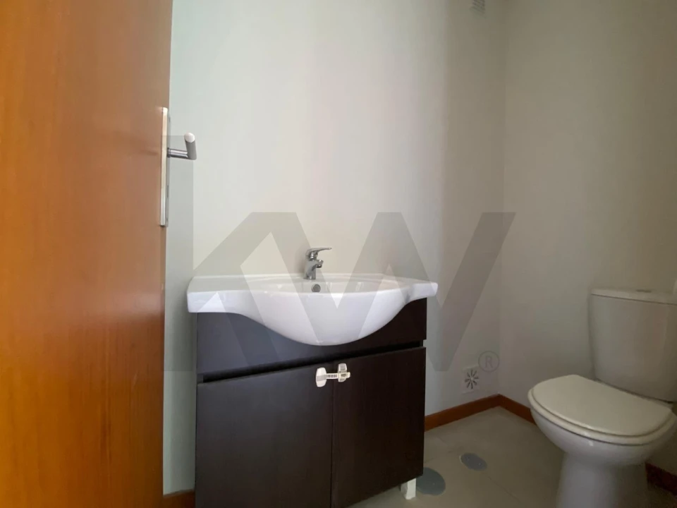 Moradia T4 para Arrendamento em Perafita, Lavra e Santa Cruz do Bispo Foto 6