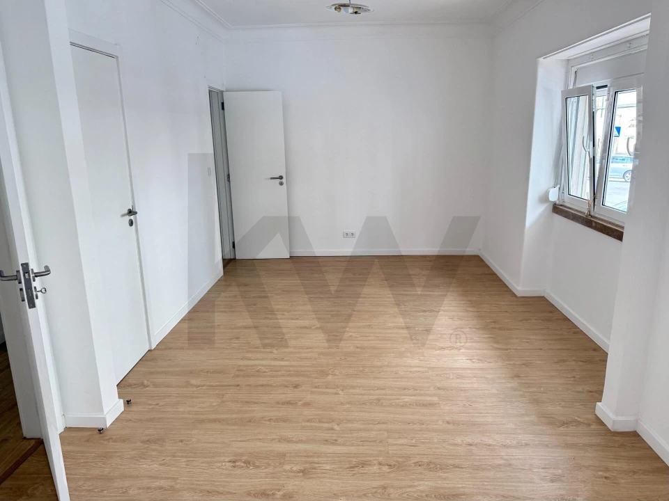 Apartamento T1 para Arrendamento em Campo de Ourique Foto 5