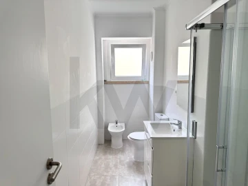 Apartamento T1 para Arrendamento em Campo de Ourique