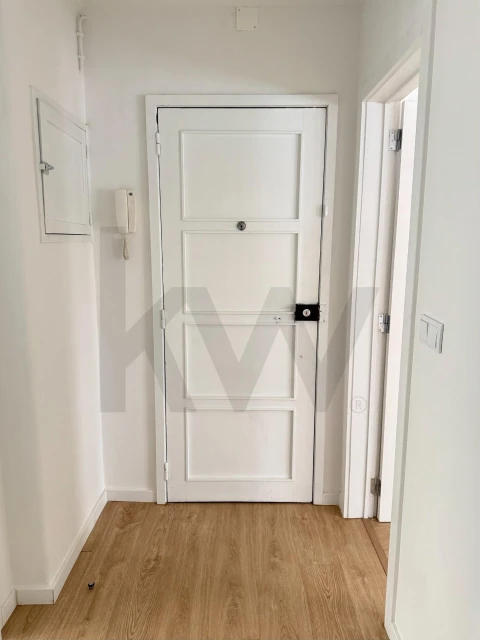Apartamento T1 para Arrendamento em Campo de Ourique