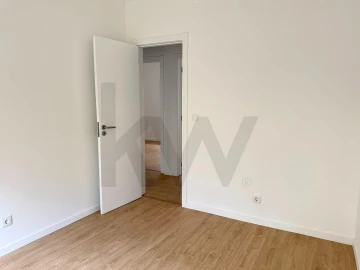 Apartamento T1 para Arrendamento em Campo de Ourique