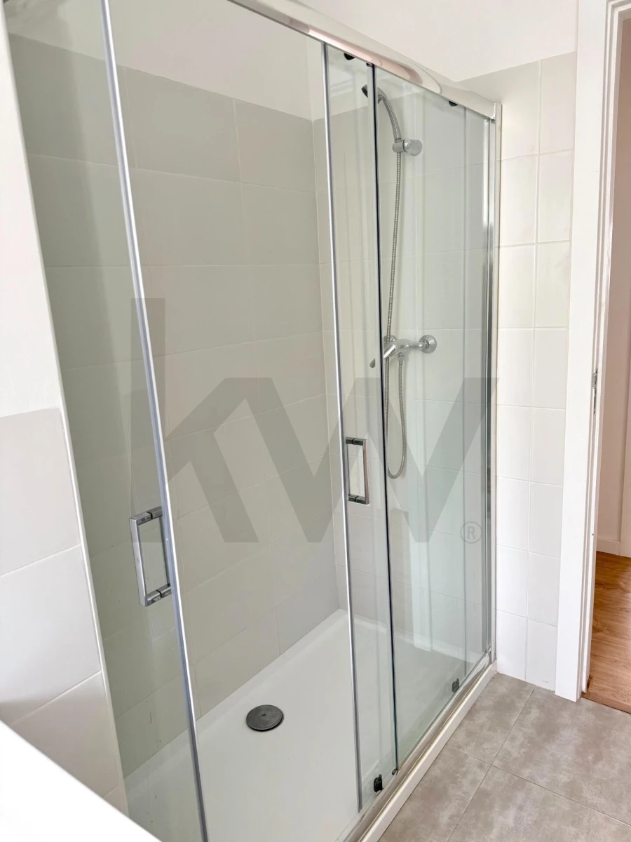 Apartamento T1 para Arrendamento em Campo de Ourique Foto 18