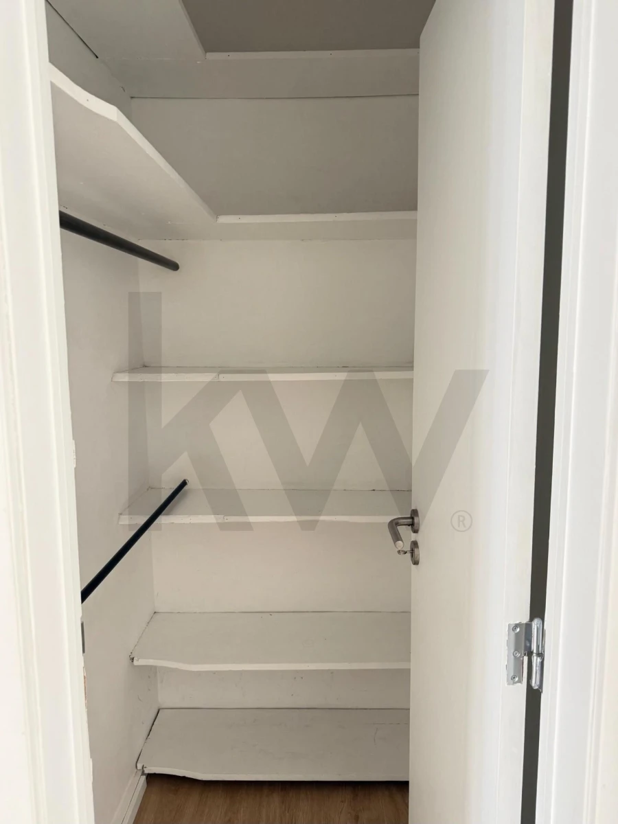 Apartamento T1 para Arrendamento em Campo de Ourique Foto 9