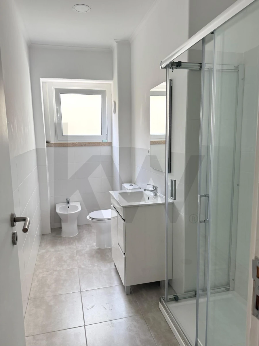 Apartamento T1 para Arrendamento em Campo de Ourique Foto 15