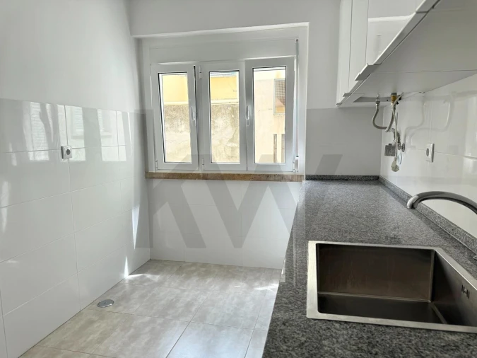 Apartamento T1 para Arrendamento em Campo de Ourique Foto 11
